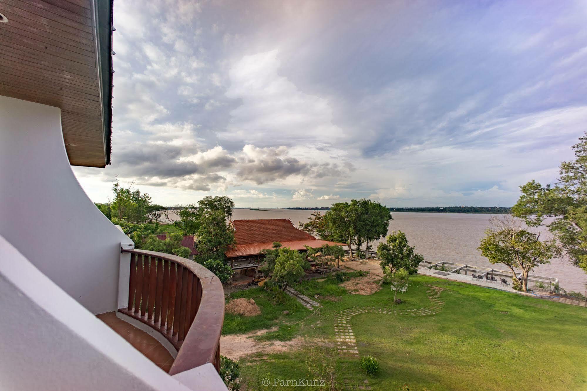 Vieng Khong Hotel Mukdahan Exterior foto